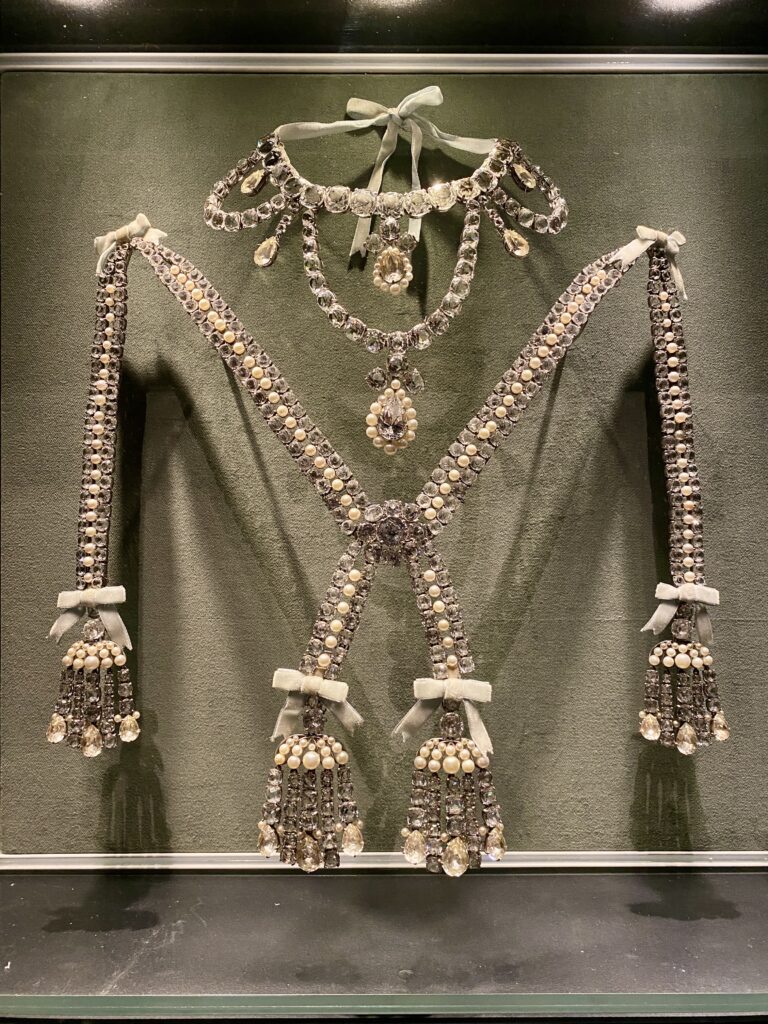 Reproduction du collier de Marie-Antoinette